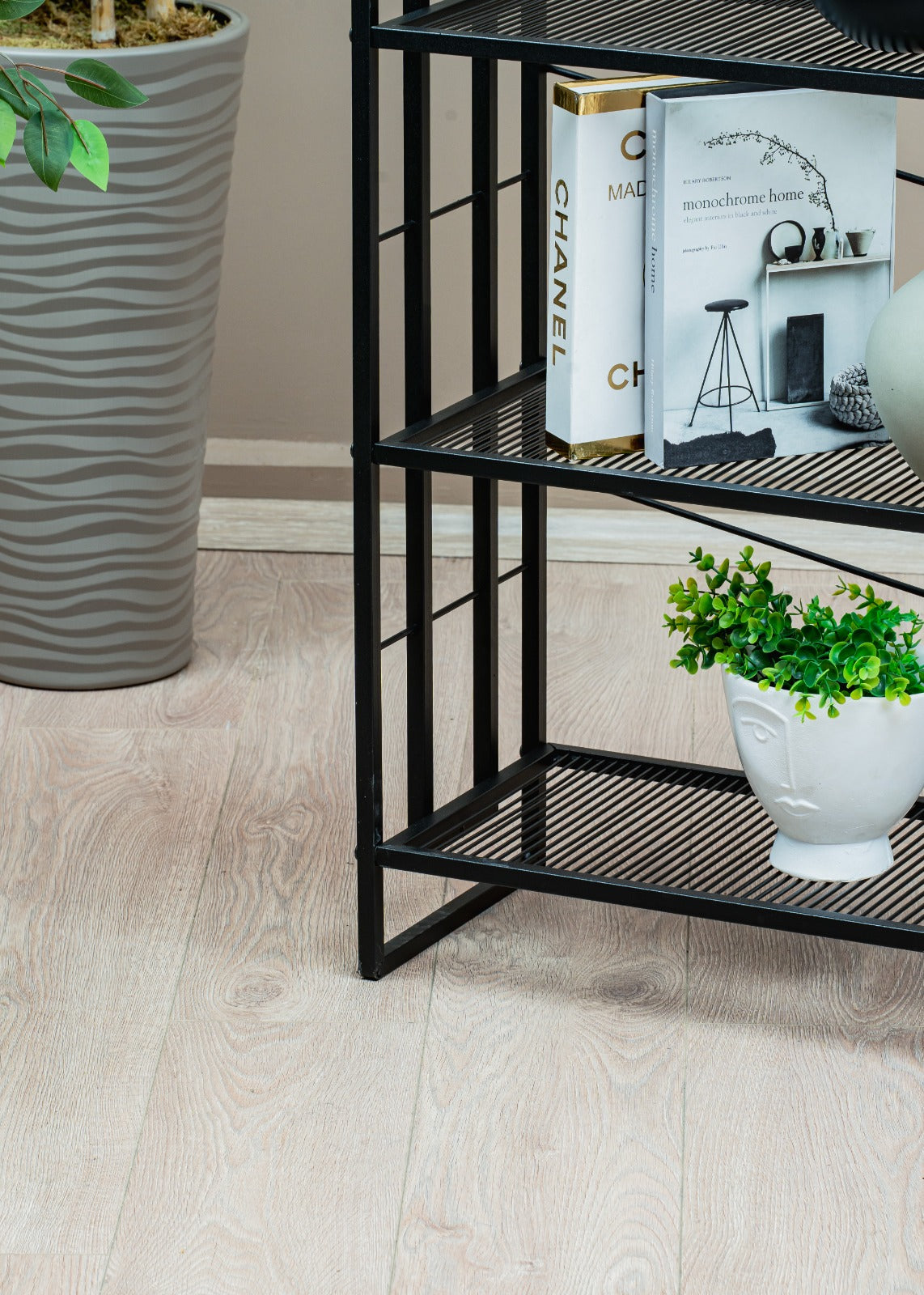 Metal reol med 6 hylder