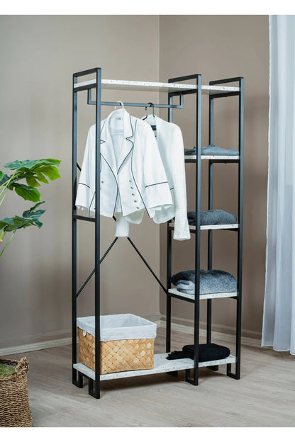 Åben garderobe tøjstativ med hylder