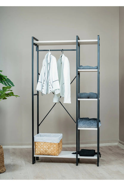 Åben garderobe tøjstativ med hylder