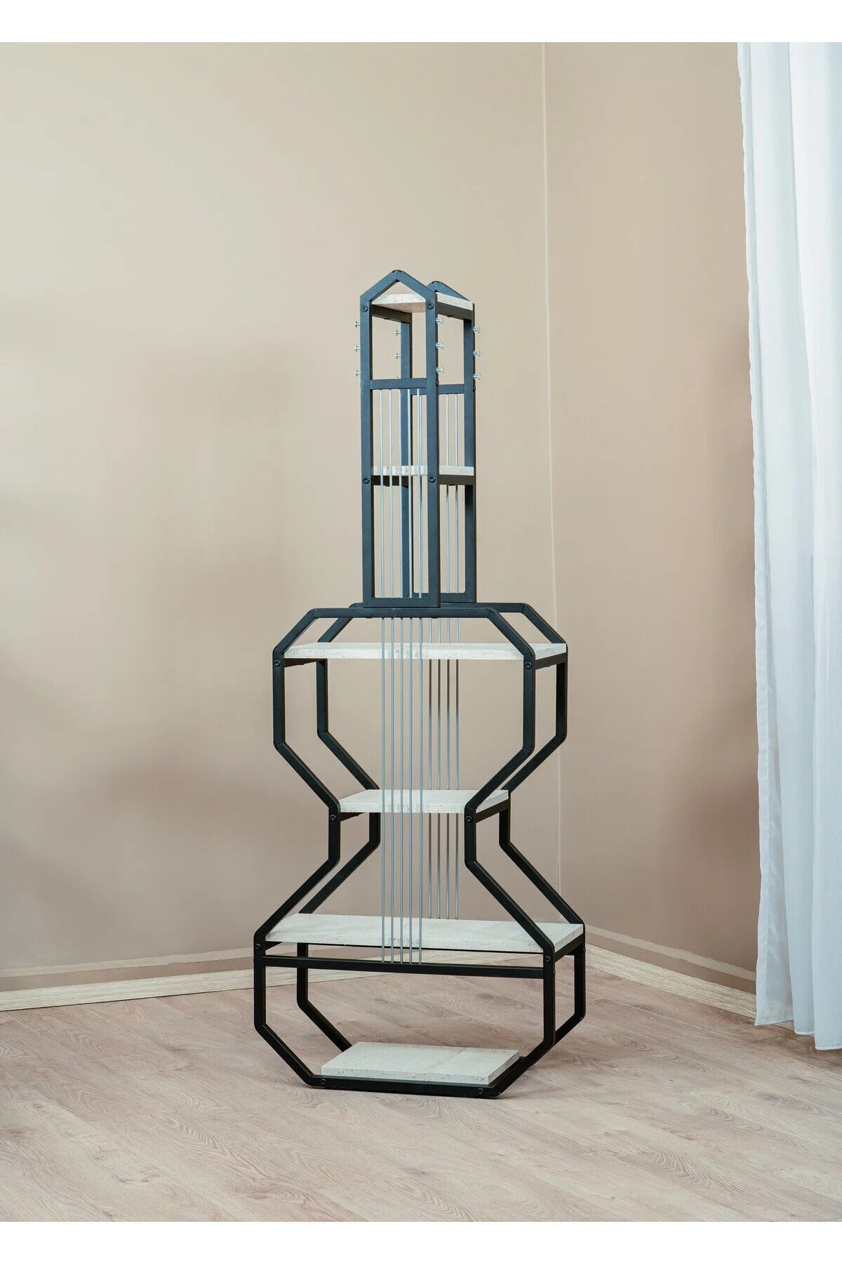 Reol, guitar sort/ hvid marmor mønster