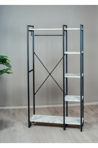 Åben garderobe tøjstativ med hylder