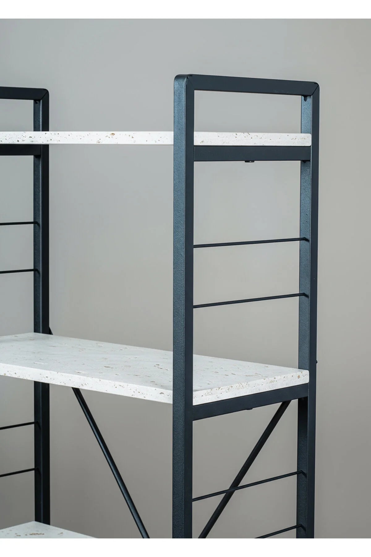 Reol, metal, sort/ marmor design